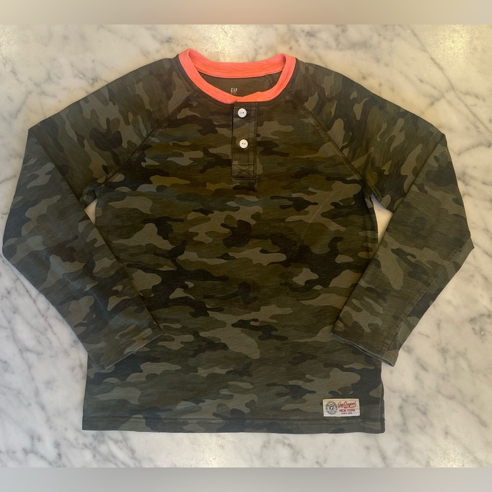 Gap Kids long sleeve camo t-shirt - Youth XL